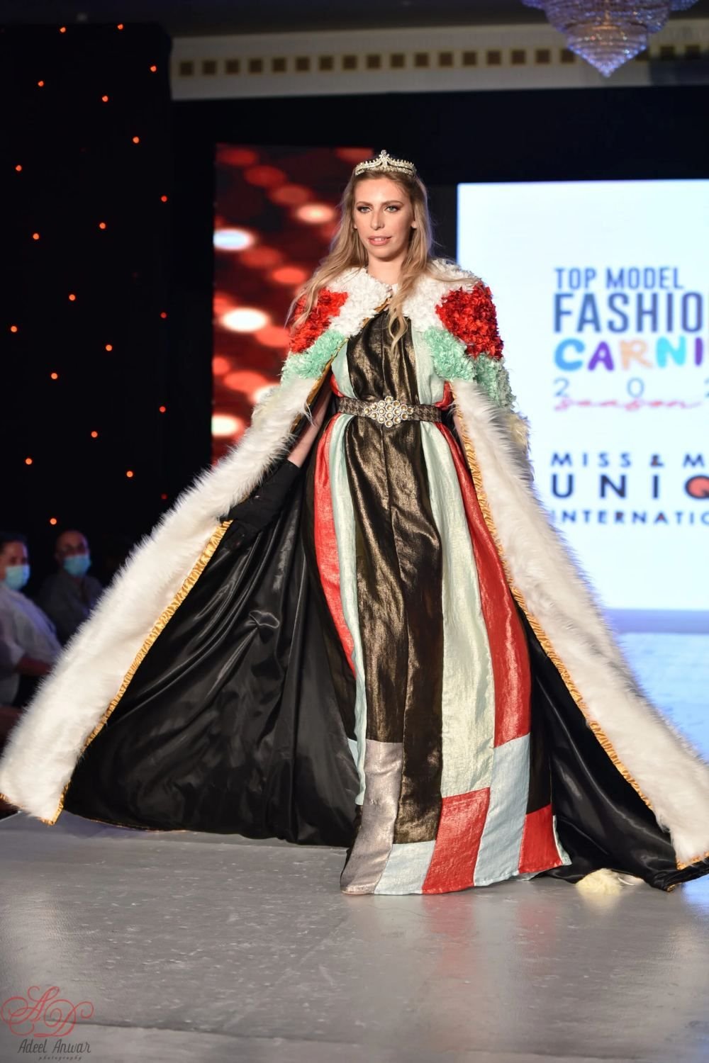 Couture cape